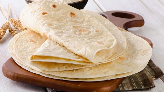 Máquina de tortilla comercial de alta capacidad 200 pcs/hora Eficiencia Fácil de operar para el comercio